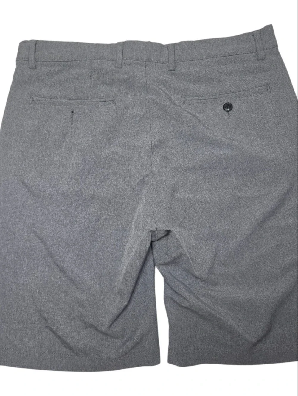 Greg Norman Collection Gray Flat Front Men's Shorts. Size 34